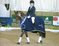 Lucy Pincus riding Sheepcote Sandmartin